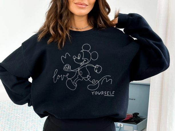 Disney Mickey Sketch Sweatshirt, Mickey Silhouette, Mickey Disney Family Vacation Unisex T-shirt Family Birthday Gift