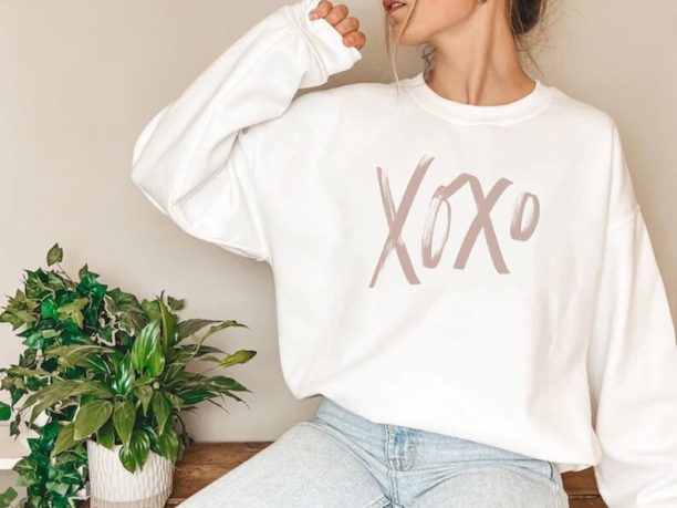 Valentines Day Sweatshirt, XOXO Sweatshirt, Valentines Shirt, Love Sweatshirt, Valentines Day Shirts for Women, Valentines Day Crewneck