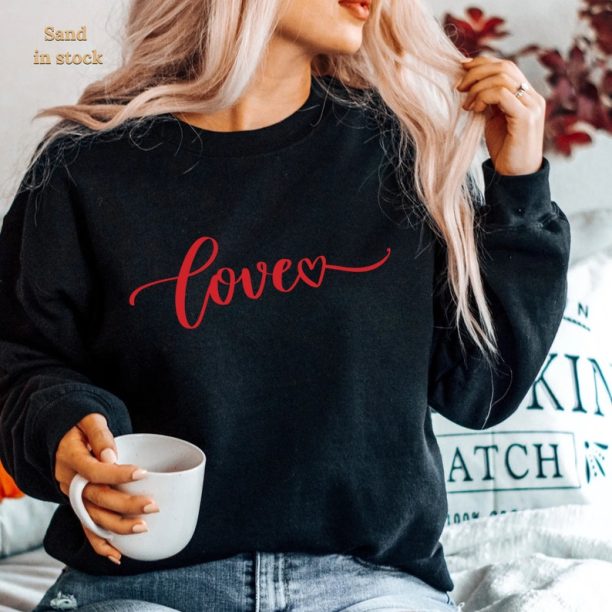 Love Sweatshirt, Valentines Day Outfit, Heart Sweatshirt,Cute Valentine's Sweater,Teacher Valentine's Shirt, Mom Valentine's Day Gift