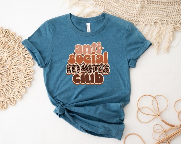 Anti Social Moms Club Shirt, Mama tshirt, Mama shirt, Mom Life Shirt, Mom T shirt, Mama T shirt, Gift for Mama, Leopard shirt