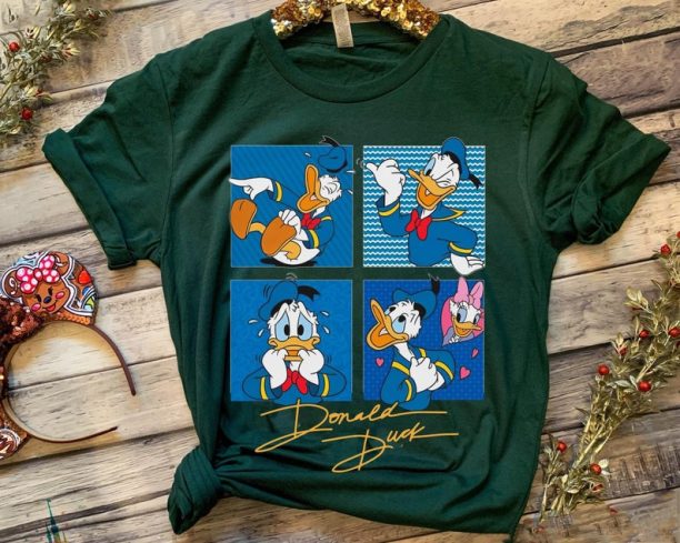 Donald Duck with Signature Shirt / Mickey and Friends T-shirt / Walt Disney World / Disneyland Family Vacation Trip