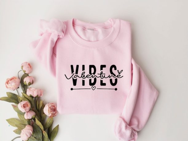 Valentine Vibes Sweatshirt, Valentines Shirt, Vintage Valentine Sweater, Couple Sweatshirt, Valentine Gift