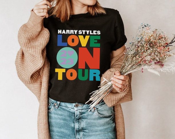 Harry Tour 2023 Shirt, Love On Tour 2023 Sweatshirt, Harry Shirt, Tour 2023 Shirt, Retro Pop King, Hoodie vintage