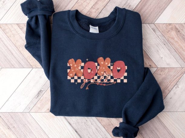 XOXO Yall Sweatshirt, Valentines Day Sweatshirt, Couple Sweatshirt, Retro Valentines Day Gift For Valentine