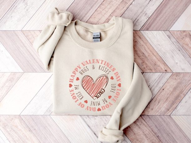 Happy Valentines Day Sweatshirt, Love You Shirt, Valentines Day Shirt, Crewneck Sweater, Woman Gift, Vintage Shirt