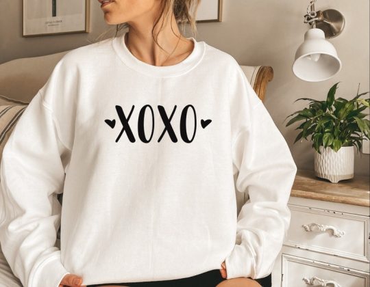 XOXO Sweatshirt, Valentines Day Shirt, Vintage Sweatshirt, Love Sweater, Couple Shirt, Gift For Girlfriend