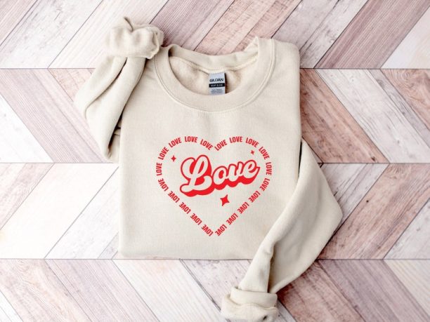 Love Sweatshirt, Heart Shirt, Valentine Sweatshirt, Valentines Day Shirt, Vintage Sweatshirt, Gift For Valentine