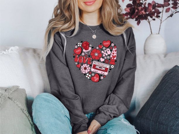 Heart Sweatshirt, Valentines Day Shirt Women, Valentine Sweatshirt for Women Valentines Day Gifts for Women Valentine Shirt