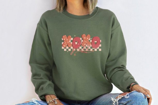 XOXO Yall Sweatshirt, Valentines Day Sweatshirt, Couple Sweatshirt, Retro Valentines Day Gift For Valentine