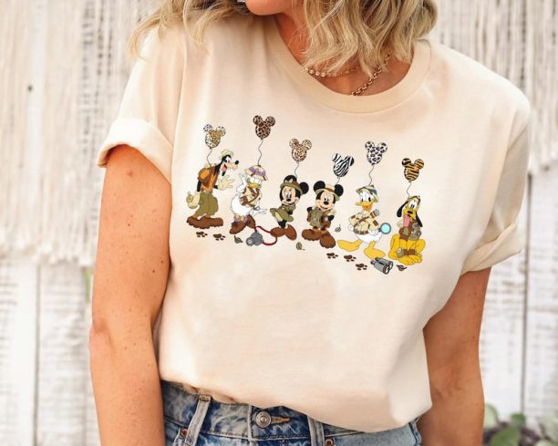 Mickey and Friends Animal Kingdom Balloon T-shirt / Disney Safari Mode Shirt / Disneyland Family Trip 2023 Tee