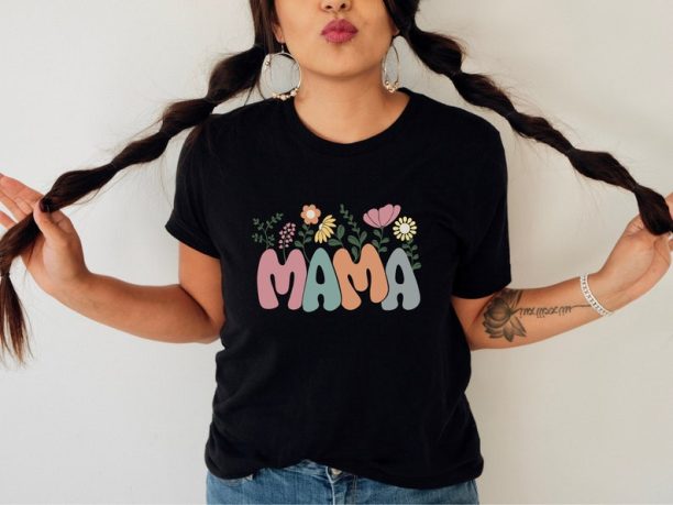 Spring Mama Top, Mama Floral Shirt, Gift for Mom, Mama Sweatshirt, Mother's Day Gift, Mom Life Shirt, Floral Mom Gift, Gardener Mom Shirt