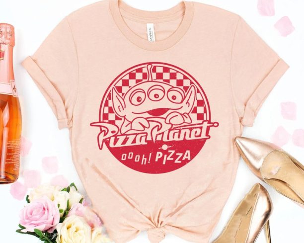 Disney Retro Pizza Planet Alien Logo Badge T-shir / Disney Toy Story Shirt / Disney Snack Tee / Disney Birthday