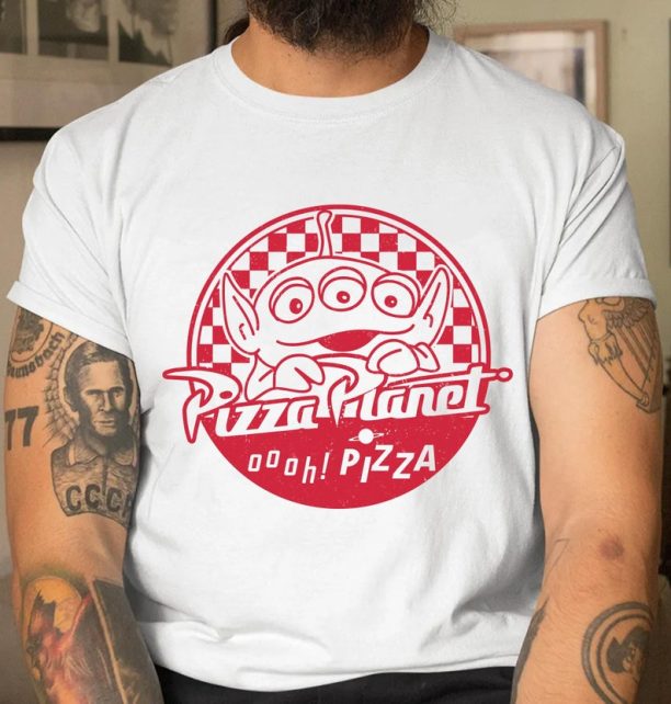 Disney Retro Pizza Planet Alien Logo Badge T-shir / Disney Toy Story Shirt / Disney Snack Tee / Disney Birthday