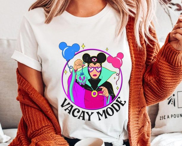 Evil Queen Wears Mickey Ears Balloon Vacay Mode Shirt / Snow White Disney Villain T-shirt / Walt Disney World