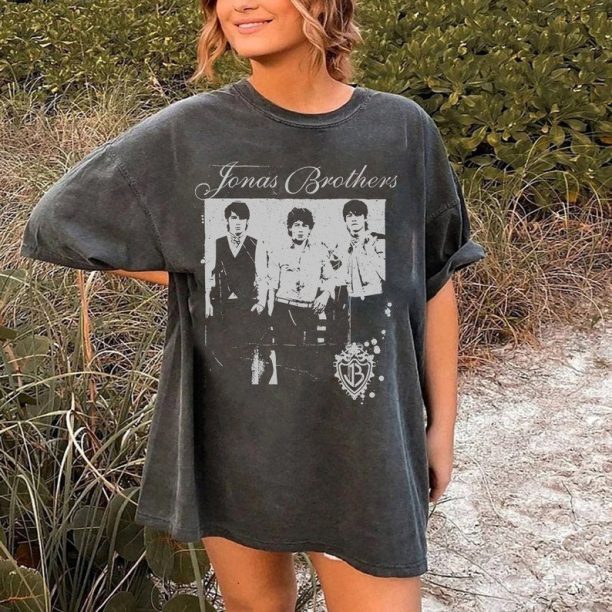 Jonas Brothers Vintage T-Shirt, Jonas Five Albums One Night Tour Shirt, Jonas Brothers 2023 Tour Shirt, Jonas 90's Tee