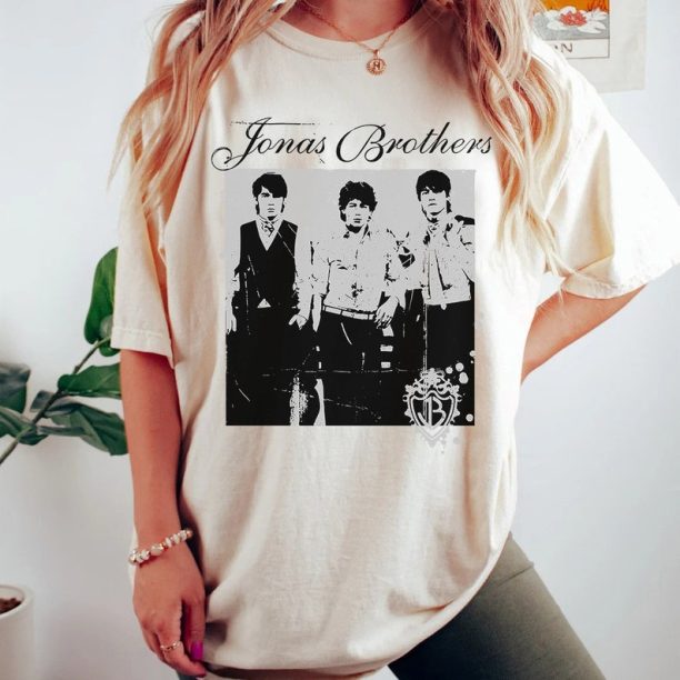 Jonas Brothers Vintage T-Shirt, Jonas Five Albums One Night Tour Shirt, Jonas Brothers 2023 Tour Shirt, Jonas 90's Tee