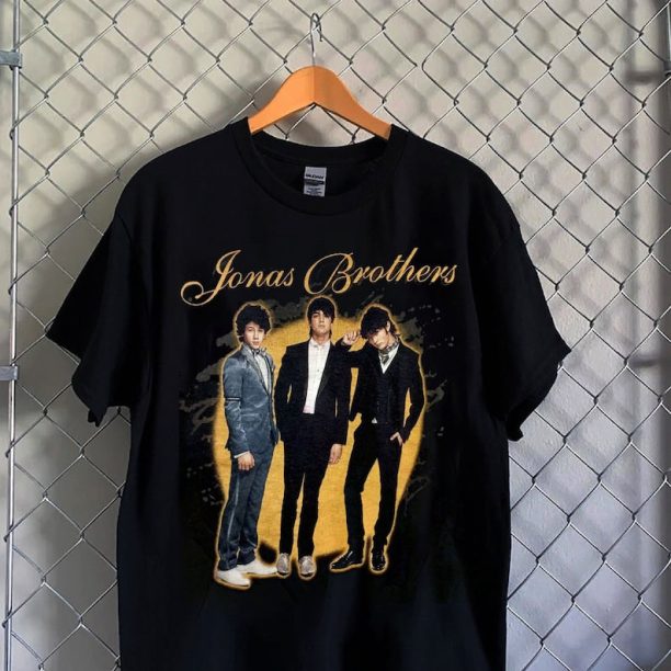 Jonas Brothers Vintage Shirt, Jonas Brothers Tour Shirt, Concert 2023 Retro Unisex Gift, Jonas Retro 90's Sweater