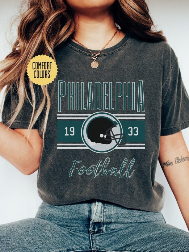 Philadelphia Comfort Colors Retro T-Shirt, Vintage Phill Unisex T-Shirt, Cute Philadelphia Gift, Women Tailgate Shirt