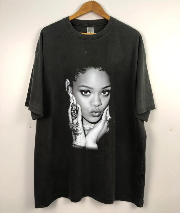 Rihana Face vintage shirt, bad girl riri T-shirt, 90s Rihana fans, Rihana 90s Album T-shirt