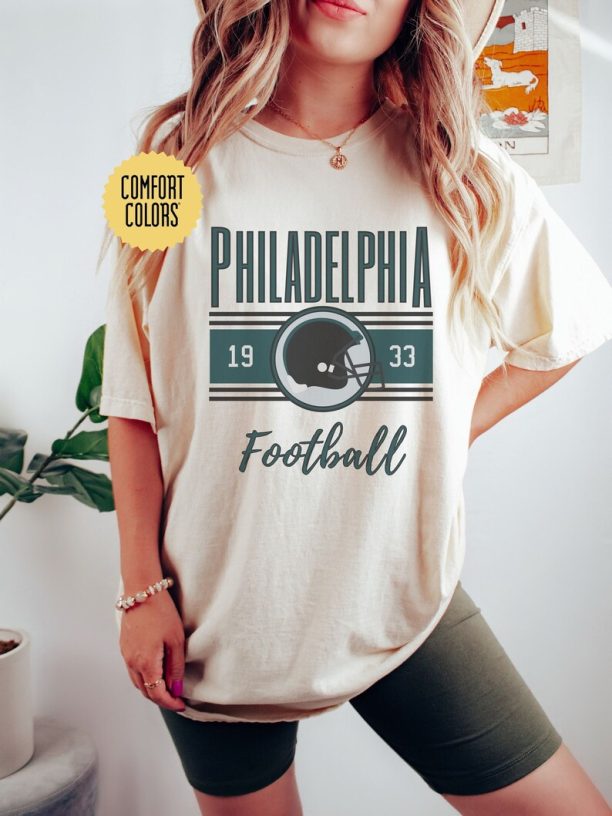 Philadelphia Comfort Colors Retro T-Shirt, Vintage Phill Unisex T-Shirt, Cute Philadelphia Gift, Women Tailgate Shirt