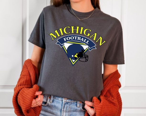 Michigan Football Shirt, Vintage Michigan Crewneck, Retro Michigan Tshirt, Michigan Varsity Sweatshirt