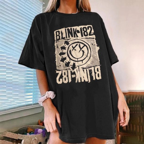 Blink 182 Shirt, Blink 182 Band Tee, Vintage Band Tee, Blink 182 Concert Tshirt, Graphic Shirt, Punk Rock