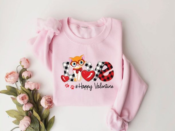 Love Cat Shirt, Happy Valentines Love Shirt, Love Cat T-Shirt, Cat Lover Shirt, Valentines Day Gift, Cat Mom Tee, Valentines Girlfriend Gift