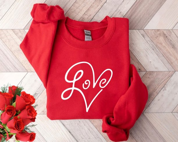 Cute Love Shirt, LOVE Heart Shirt, Couple Love T-shirt, Gift for Girlfriend, Romantic Tee, Forever Love Sweatshirt, Valentine Gift T-shirt