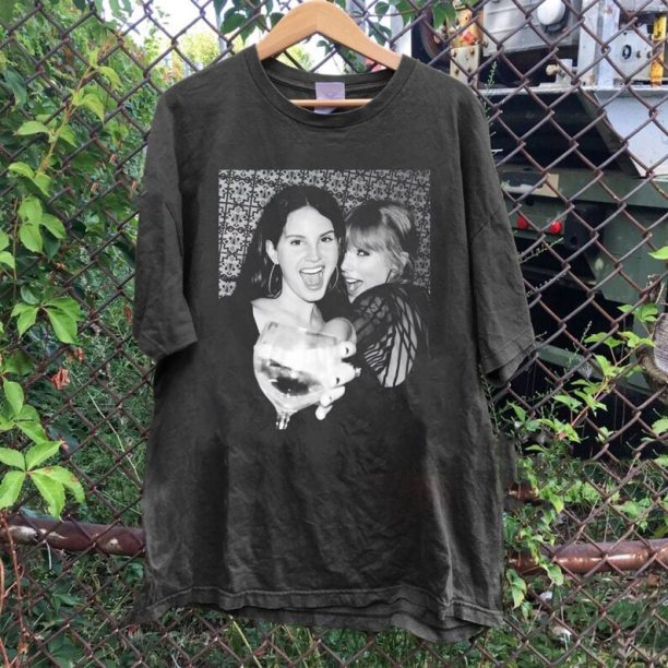 Lana Del Rey With Taylorr Shirt, Lana Del Rey Shirt, Lana Del Rey Party Vintge Shirt, Gift for men, Women Unisex T-Shirt