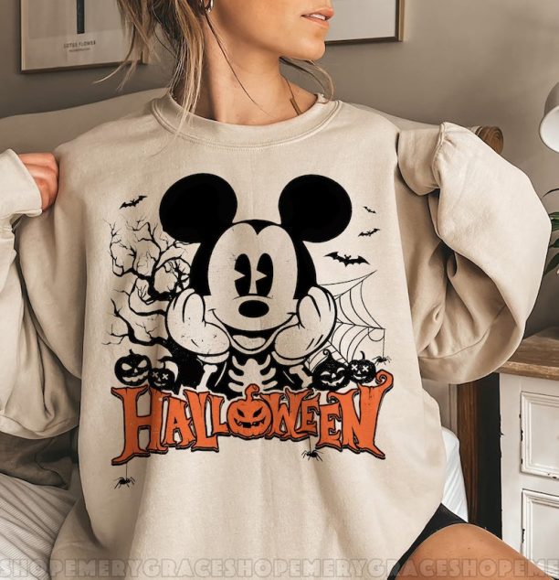 Halloween Mickey Crewneck Sweatshirt, Halloween Vintage Sweatshirt,Disney Halloween Sweatshirt,Halloween Mickey Sweatshirt,Disney Sweatshirt