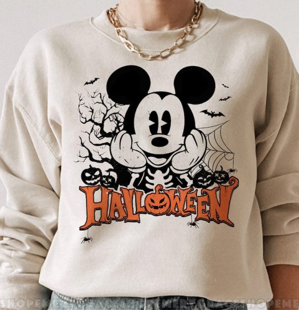 Halloween Mickey Crewneck Sweatshirt, Halloween Vintage Sweatshirt,Disney Halloween Sweatshirt,Halloween Mickey Sweatshirt,Disney Sweatshirt