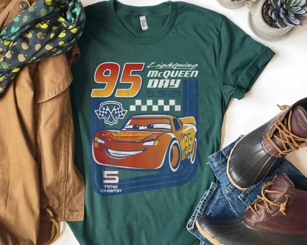 Disney Pixar Cars Lightning McQueen Trading Card Vintage Race Shirt