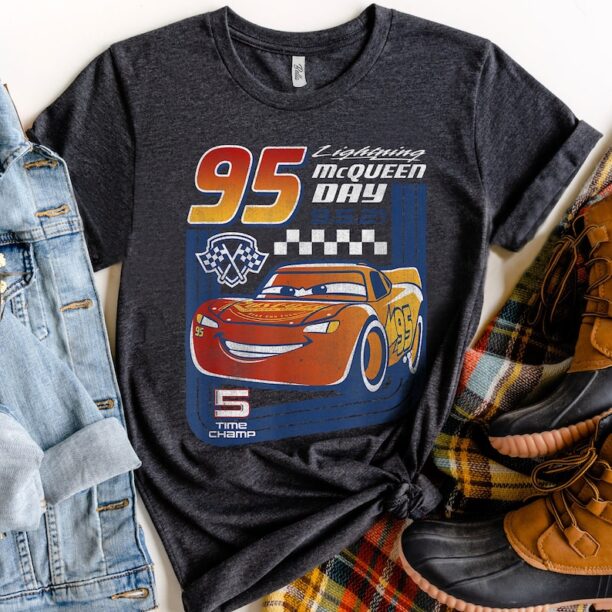 Disney Pixar Cars Lightning McQueen Trading Card Vintage Race Shirt