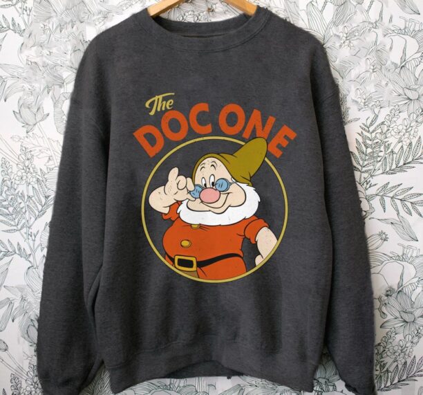 Retro 90s The Doc One Snow White And Seven Dwarfs Shirt / Doc Dwarf Leader Disney T-shirt / Walt Disney World /