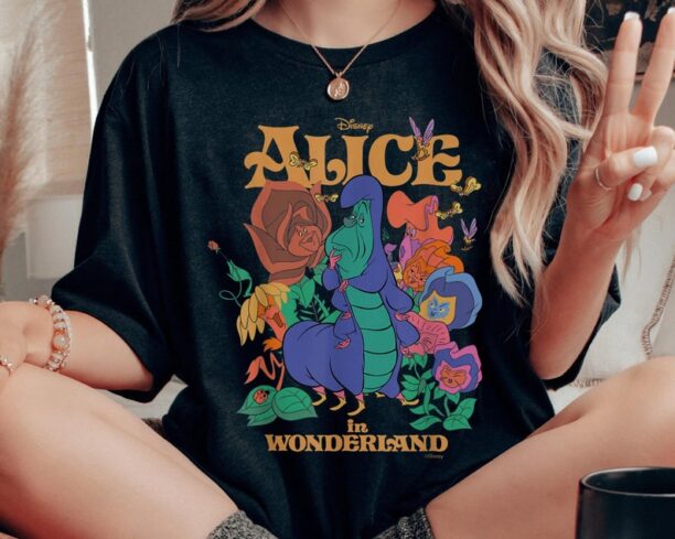 Alice In Wonderland Caterpillar And Flowers Shirt / Retro Disney T-shirt / Walt Disney World Trip / Disneyland Outfits /