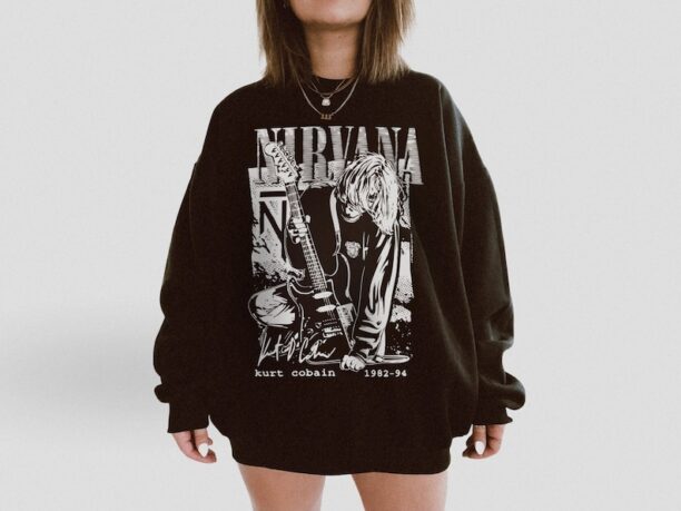 Nirvana Sweatshirt UNISEX Kurt Cobain Poster Shirt 90s Gifts Vintage Band Crewneck Nirvana Tour Hoodie Oversized Music