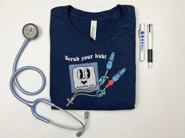 Cute Retro Nurse Shirt - Scrub the Hub, Funny Peds ER Icu Rn T-Shirt, Nursing Student Grad Gift Tshirt