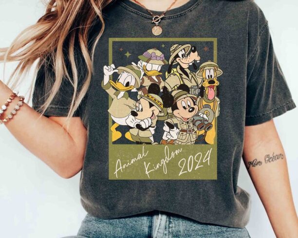 Vintage Disney Animal Kingdom Safari Mode T-shirt, Mickey And Friends Take Photo Matching Tee