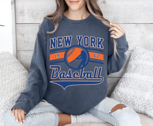 Vintage New York Met Crewneck Sweatshirt / T-Shirt, Mets EST 1962 Sweatshirt, New York Baseball Game Day Shirt