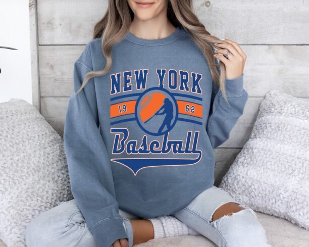 Vintage New York Met Crewneck Sweatshirt / T-Shirt, Mets EST 1962 Sweatshirt, New York Baseball Game Day Shirt