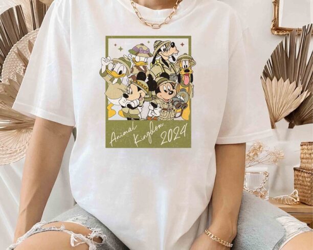 Vintage Disney Animal Kingdom Safari Mode T-shirt, Mickey And Friends Take Photo Matching Tee