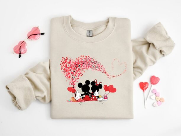 Mickey and Minnie Heart Tshirt For Valentines Day, Disneyworld Valentines Travel Shirts