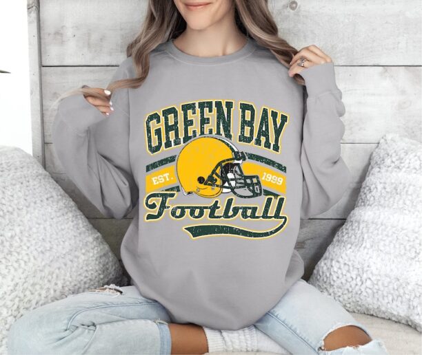 Green Bay Trendy Crewneck Vintage 80s Retro Style Football Fan Gift Sweatshirt for Game Day Womens Mens Tailgate Shirt