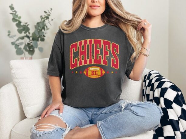 KC Chiefs Retro UNISEX Tee, Pepper // Football Shirt // Football Mom // Chiefs Shirt // Chiefs apparel // Kansas City