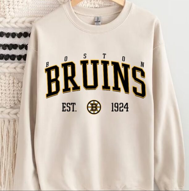 Boston Bruins Crewneck, Vintage Style Boston Hockey Sweatshirt, Boston Bruins Sweatshirt, College Sweatshirt