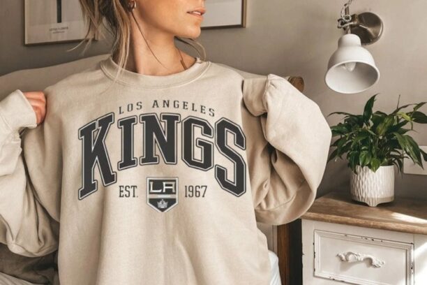 Los Angeles Kings Sweatshirt, Kings Tee, Hockey Sweatshirt, Vintage Sweatshirt, College Sweater, Hockey Fan Shirt