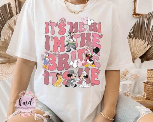 Cute It's Me Hi I Am The Bride It's Me T-shirt