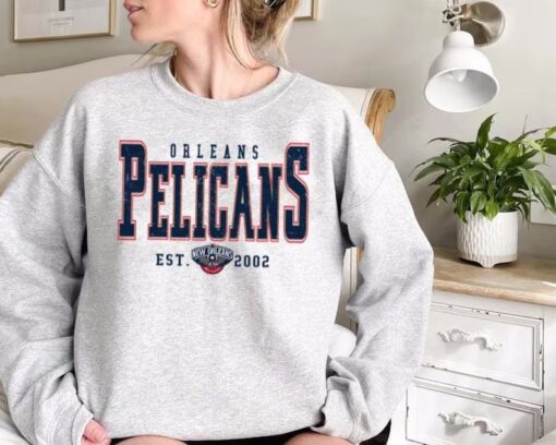 New Orleans Pelican, Vintage New Orleans Pelican Sweatshirt  T-Shirt