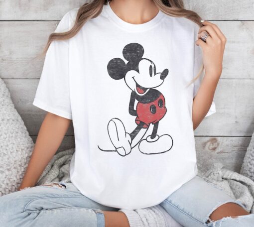 Disney Mickey & Friends Mickey Mouse Vintage Portrait Class Pose T-Shi