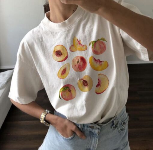 Peach T-Shirt Vintage Graphic Fruit Shirt Aesthetic Fruit Shirt Boho